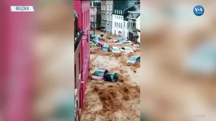 Belçika’da Sel Araçları Sürükledi