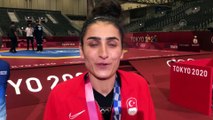 TOKYO - Milli tekvandocu Hatice Kübra, kazandığı bronz madalyanın mutluluğunu yaşıyor