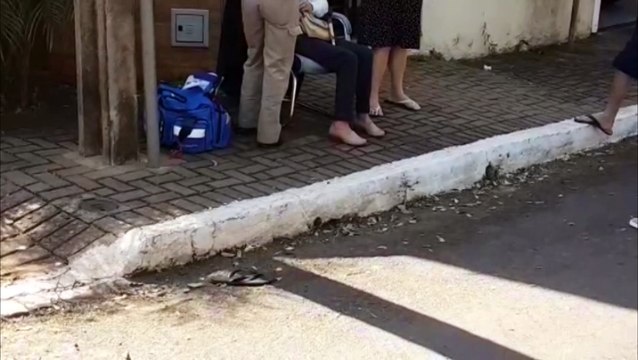 Mulher de 67 anos sofre queda em calçada quebrada no Bairro Parque Verde