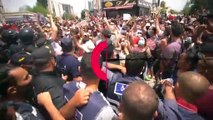 NoComment : des milliers de manifestants défilent contre leurs dirigeants en Tunisie