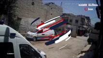 Afrin'de Sivil Savunma Merkezi'nin vurulduğu anlar kameraya yansıdı