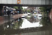 Son dakika haberi: Londra'daki şiddetli yağış sele neden oldu