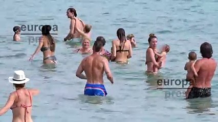 Fonsi Nieto y Marta Castro disfrutan de su primer verano junto a Hugo
