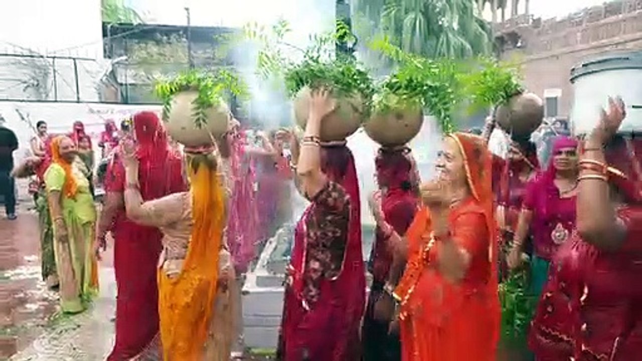रूठे इन्द्रदेव को ‘मेहजाल’ से मनाने का जतन, देखें रोचक वीडियो...
