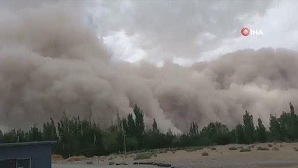 Çin'i kum fırtınası vurdu