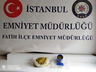 Fatih'te baskın yapılan evden esrar çıktı: 1 gözaltı