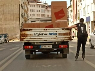 Patenli gencin tehlikeli yolculuğu kamerada