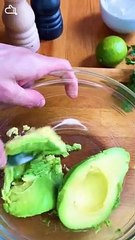 530646 - TO - Poulet croustillant et crème d'avocat de chefpapdo