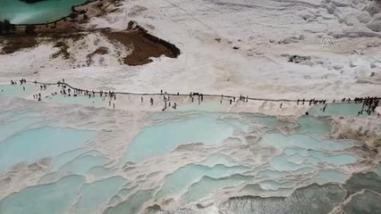 "Beyaz cennet" Pamukkale'yi bayramda 121 bin kişi ziyaret etti