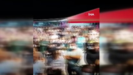 Ünlü sanatçı sahnede korona virüs aşısı oldu