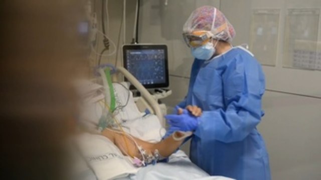 Siguen al alza los hospitalizados por covid y los contagios diarios