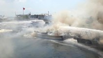 Son Dakika: Maltepe sahilinde panik! 8 tekne alevlere teslim oldu
