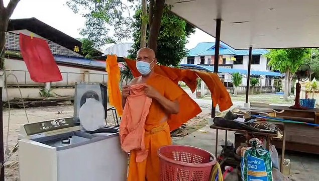 เปิดคริปโจรใจบาปทำเนียนเข้าวัดทำทีมาติดต่อทำบุญสบโอกาสโขมยเงินกว่า60000พร้อมสมเด็จเกศไชยโยและโทรศัพ2เครื่อง