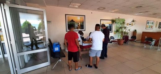 Tatile geldiler aşı olup döndüler