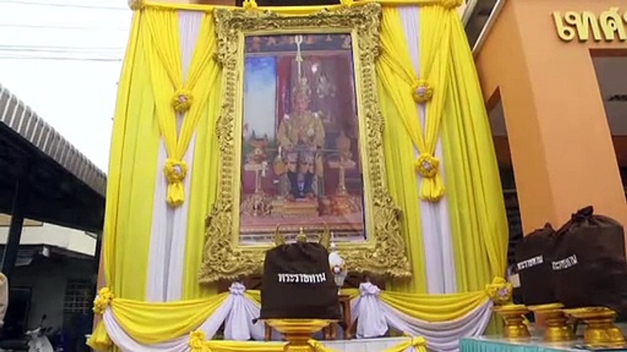 สุพรรณบุรี เทศบาลศรีประจันต์เชิญสิ่งของพระราชทาน มอบให้แก่ราษฎรผู้ประสบภัย(คลิป)
