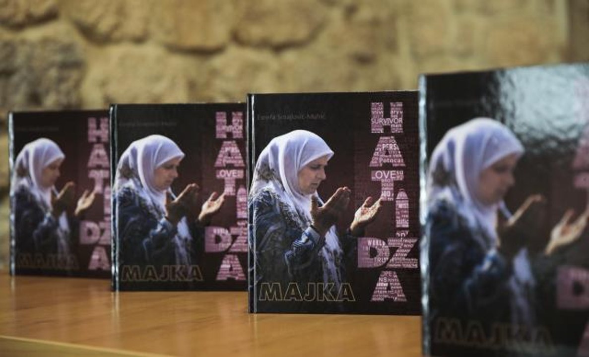 SARAYBOSNA - Srebrenitsa'daki soykırımın sembol isimlerinden Hatice Mehmedovic'in hayatı kitap oldu