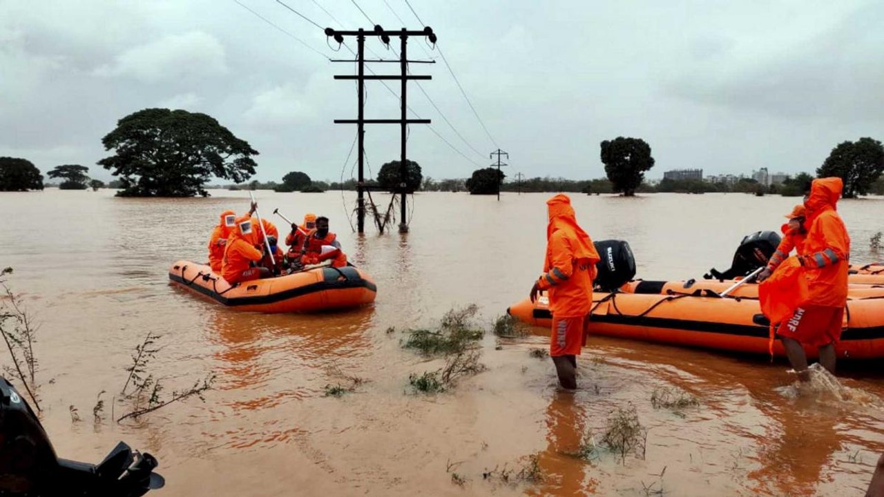NDRF deployed to save submerging Maharashtra!