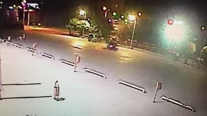 Otoparkta drift sürücü güvenlik kameralarına yakalandı