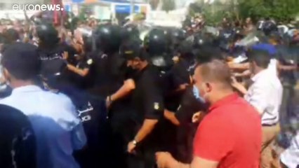 أبرز ردود الفعل الدولية على إقالة الحكومة التونسية وتجميد عمل البرلمان