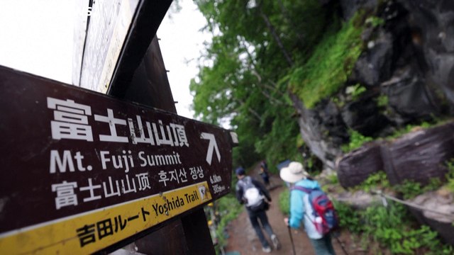 Si torna a scalare il Monte Fuji. La montagna sacra off-limits per il Covid