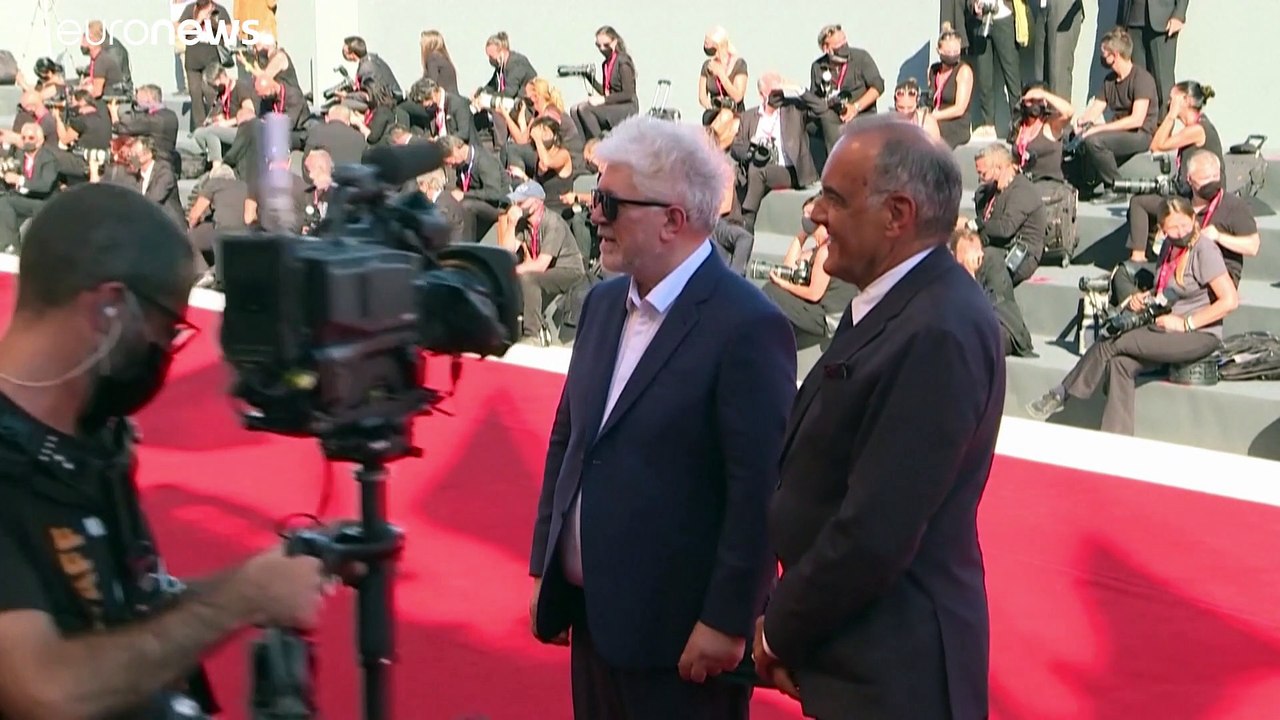 Mostra del Cinema di Venezia, inaugura Pedro Almodóvar