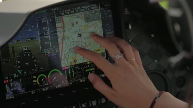 Una joven piloto de 19 años dará la vuelta al mundo en avioneta