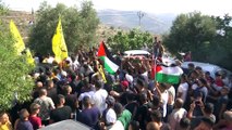 RAMALLAH - İsrail askerleri tarafından vurularak hayatını kaybeden Filistinli gencin cenaze töreni