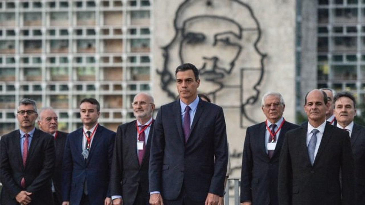 El grito de miles de cubanos manifestándose en Madrid: «¡Pedro Sánchez, Cuba es una dictadura!»