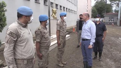 Bakan Soylu, Arhavi'deki çalışmalara katılan jandarma personeline teşekkür etti