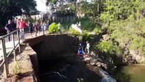 Após perder o controle da bicicleta, ciclista cai na ponte do Bairro XIV de Novembro