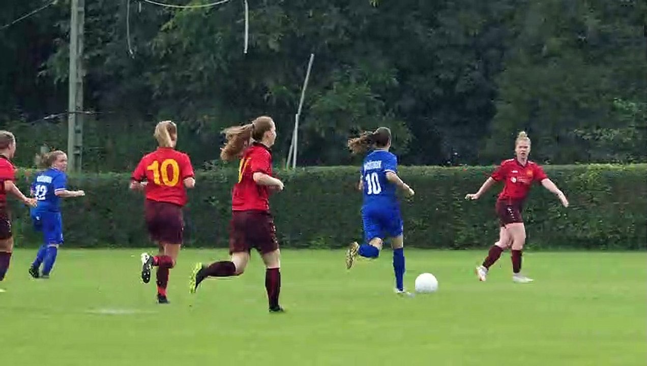 Tor von Janett Wochnik (ESV Rot-Weiß Göttingen) gegen  Eintracht Northeim II