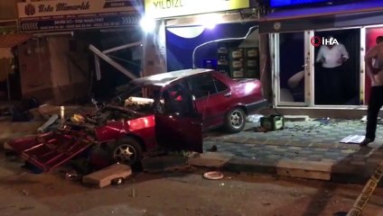 Asker eğlencesinden dönen sürücü önce iki dükkana ardından kaldırımdaki yayalara çarptı: 1 ölü, 5 yaralı