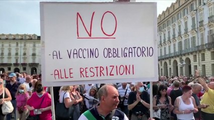 Italia verso il green pass. Cresce la protesta ma anche l'accettazione