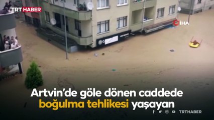 Göle dönen caddede yaşam mücadelesi