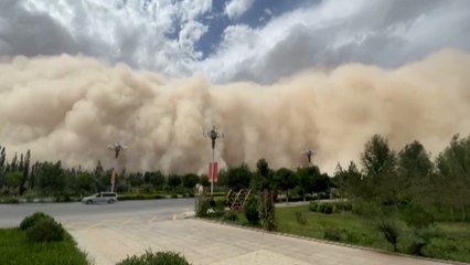 Une tempête de sable géante engloutit une ville chinoise