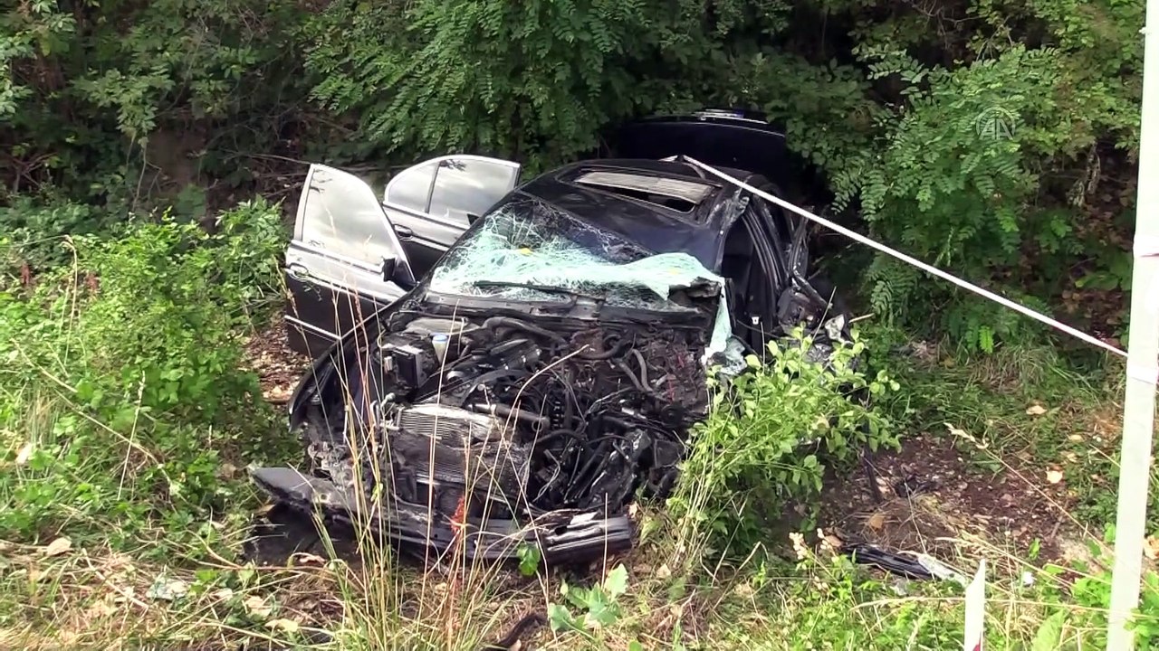 KASTAMONU - Memurları taşıyan otobüs ile otomobil çarpıştı: 18 yaralı