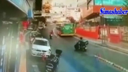 Sarıyer'de feci motosiklet kazası kamerada