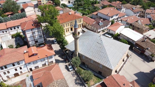 Mimar Sinan'ın kalfasının inşa ettiği Rüstem Paşa Camii ihtişamıyla ziyaretçilerini bekliyor