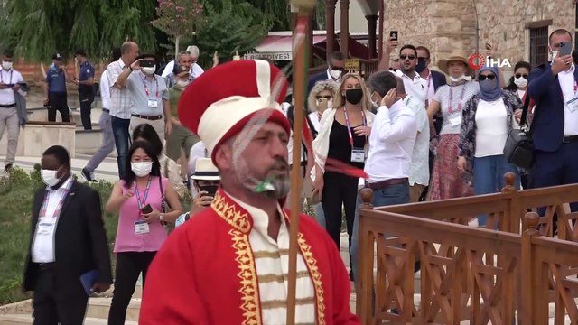 Büyükelçiler mehter takımını hayranlıkla izledi