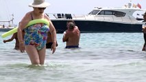 Gianluca Simeone, pasea su amor por las playas de Ibiza