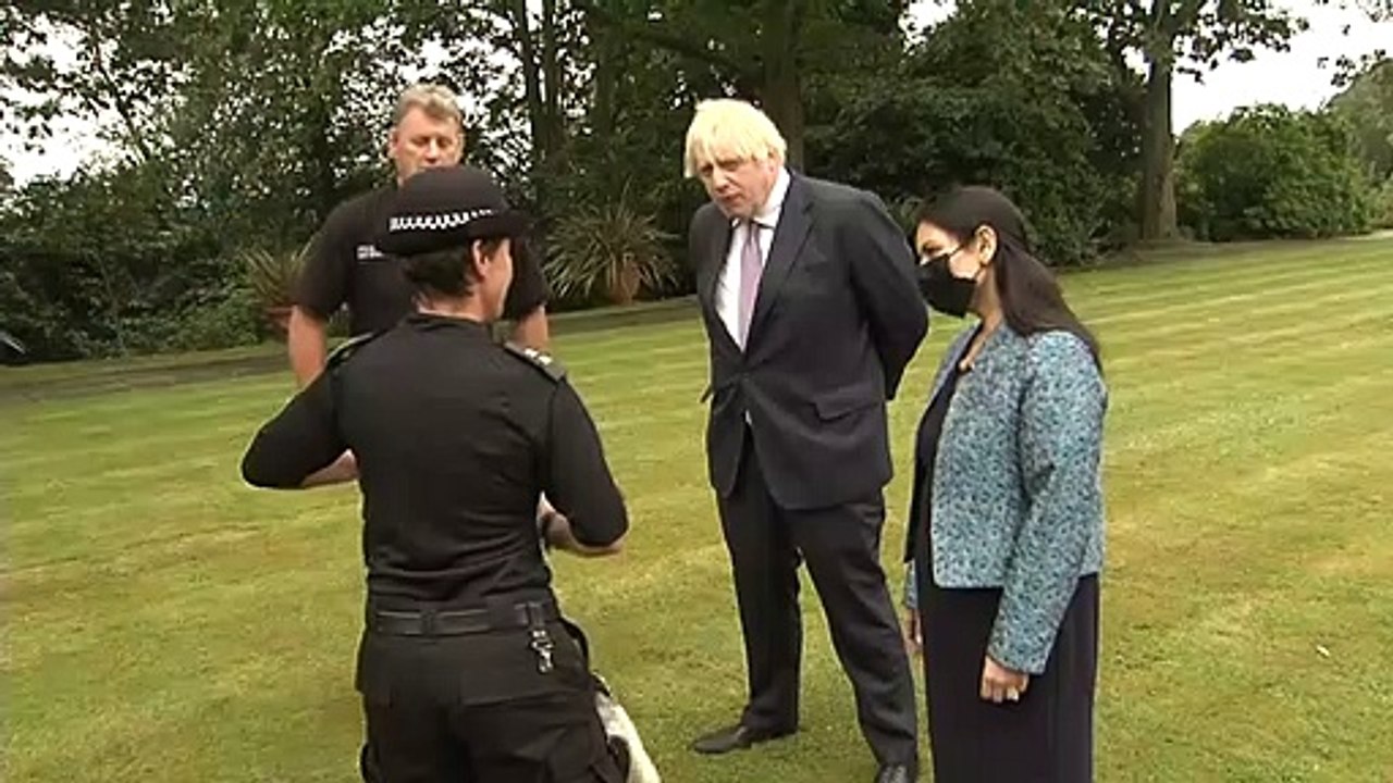 PM plans hi-vis 'chain gangs' to fight anti-social behaviour