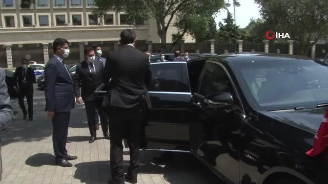 TBMM Başkanı Şentop, Bakü'de şehitlikleri ziyaret ettiTBMM Başkanı Şentop: Türkiye, Azerbaycan ve Pakistan arasındaki ilişkileri daha güçlü hale...