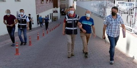 Son dakika haberi: KUYUMCU BABA VE OĞLUNA 6 MİLYON TL DOLANDIRICILIK İDDİASIYLA GÖZALTI