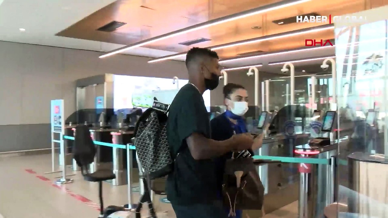 Patrick van Aanholt, İstanbul'a geldi