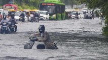 Delhi turns in to pond after early morning rainfall