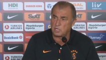 Basın toplantısı sırasında telefonla görüşen gazeteci, Fatih Terim'i çıldırttı! Çok sert uyardı