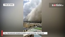 Cina, impressionante tempesta di sabbia investe Dunhuang: città bloccata