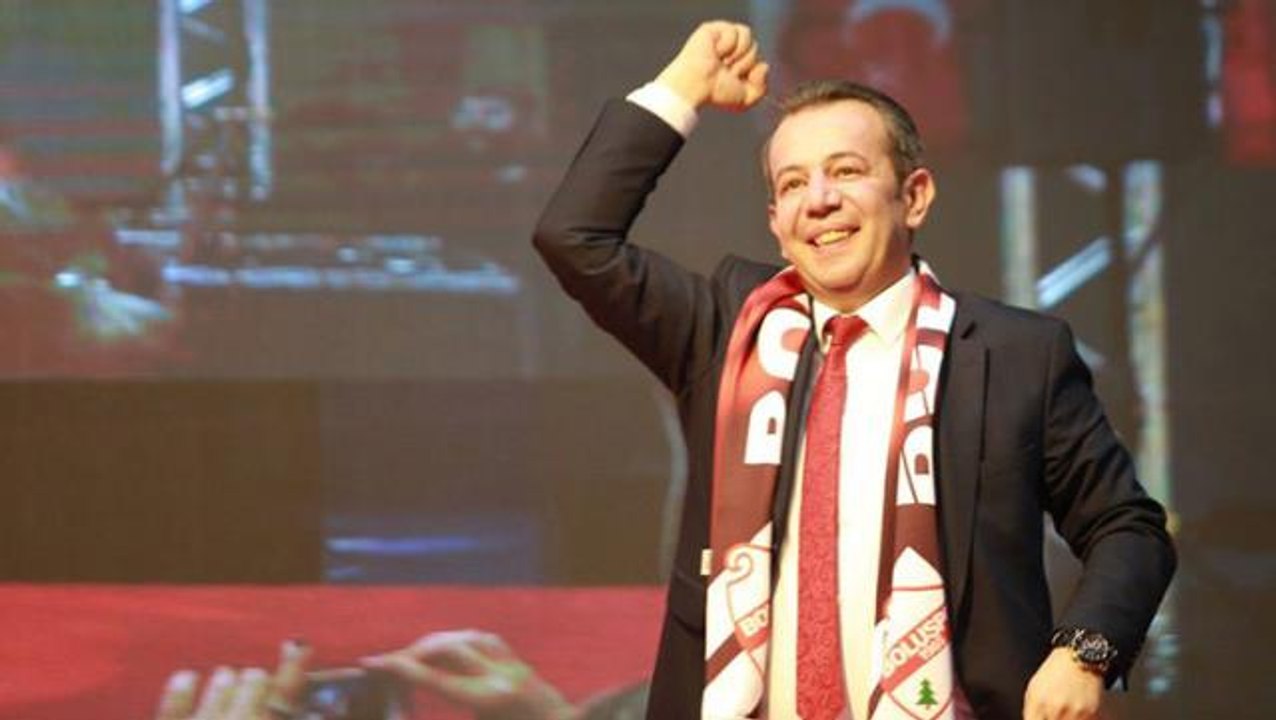 "Mültecilerin su faturalarına 10 kat zam yapacağız" diyen Bolu Belediye Başkanı Tanju Özcan hakkında suç duyurusu