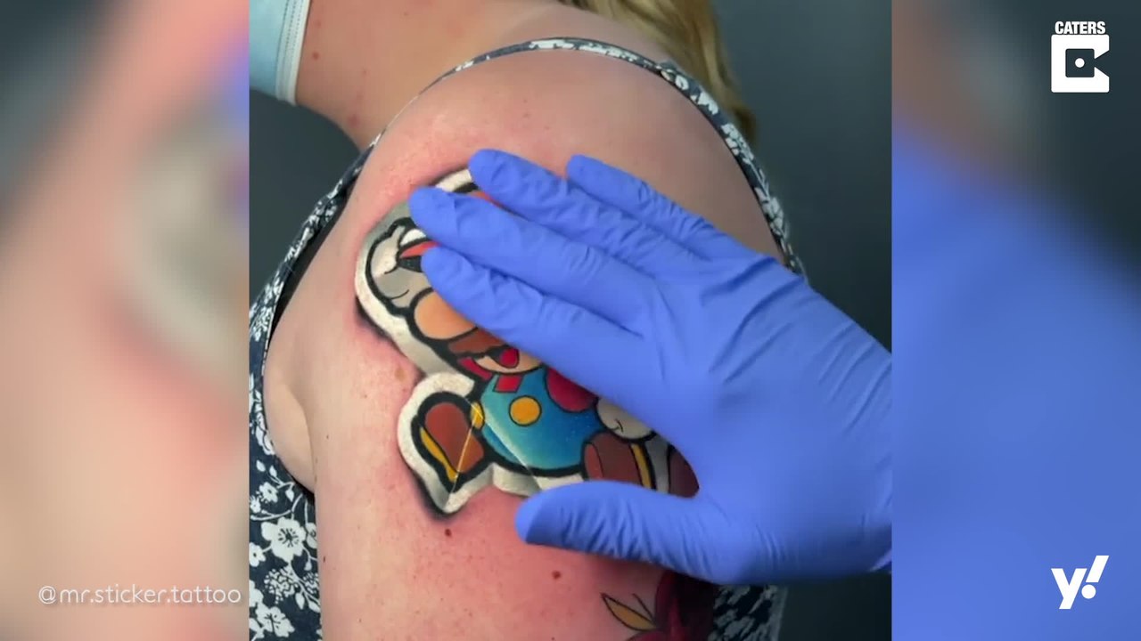 Tattoos die aussehen wie Sticker
