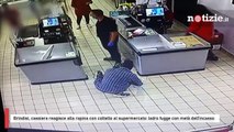 Brindisi, cassiera reagisce a rapina con coltello al supermercato: ladro fugge con metà dell’incasso